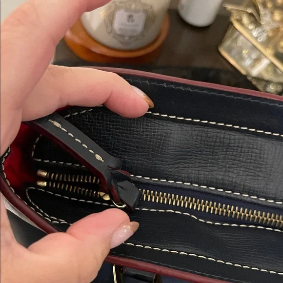 Price firm- Navy Blue Dooney & Bourke Women's Tote Bag dark blue Price Firm - Picture 12 of 13